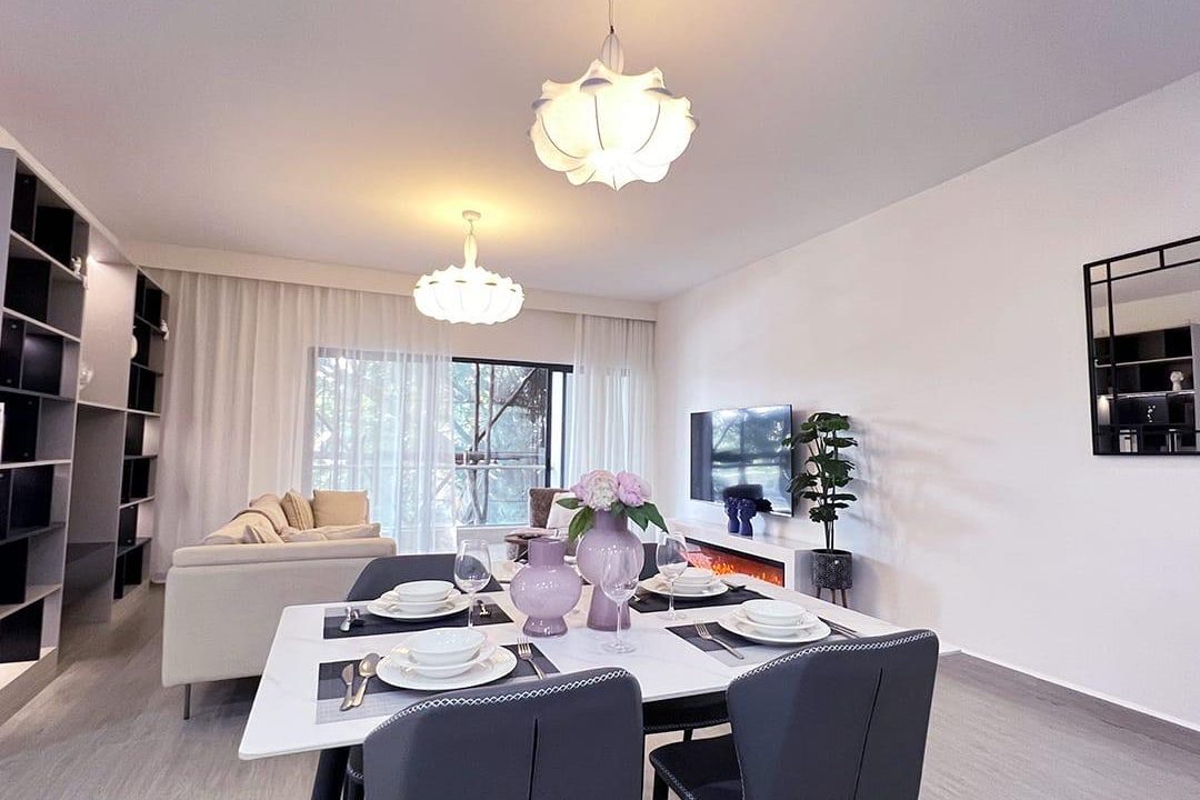 Pinecrest View Apartment